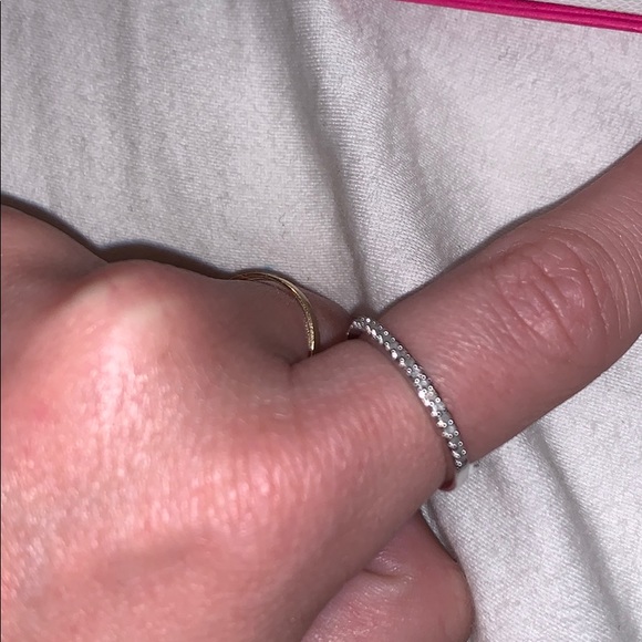 Silver ring - Picture 2 of 4
